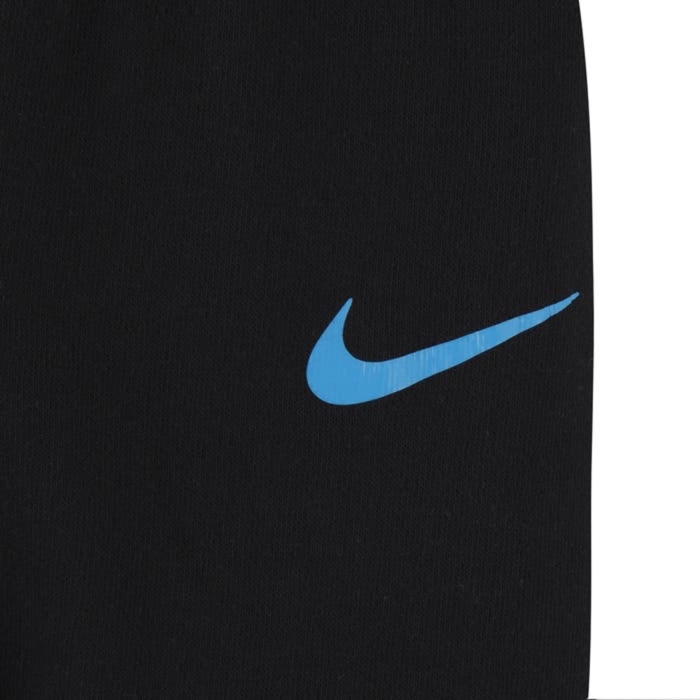 Nike - Picture 3 of 4